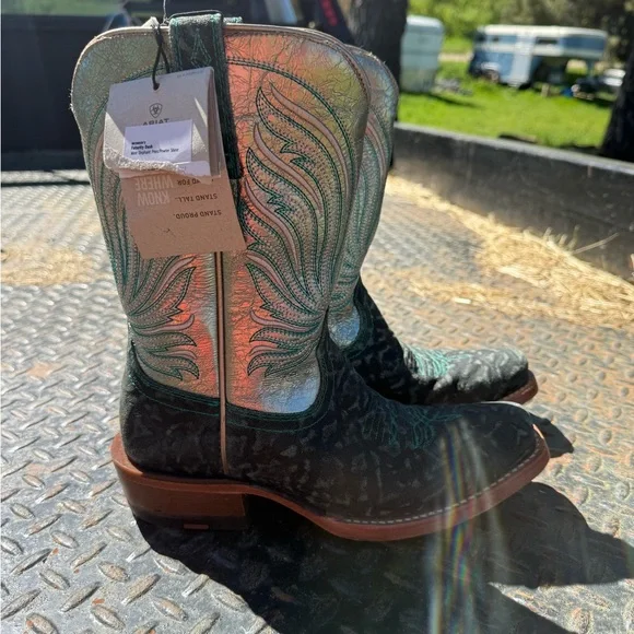 Ariat Women’s Futurity Dash Elephant Print and Pewter 6.5B - Picture 13 of 13